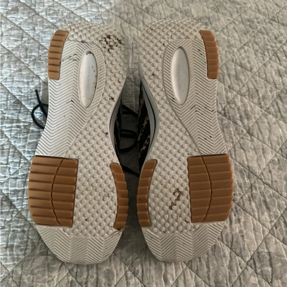 Addidas Sneakers Sz 6.5 - Picture 4 of 4